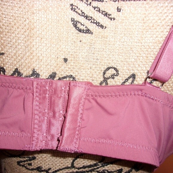 Jennifer Intimates Full Coverage Underwire 40D Fuschia Bra NWT - Picture 5 of 7